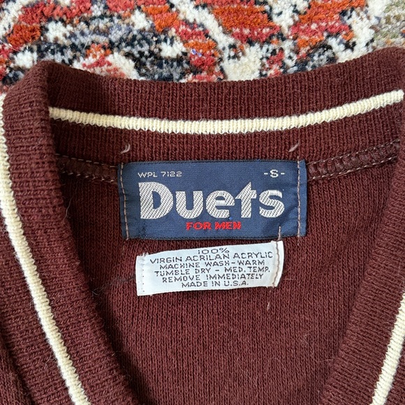 Men’s / unisex V-Neck Sweater Vest in Dark Brown - Picture 2 of 3